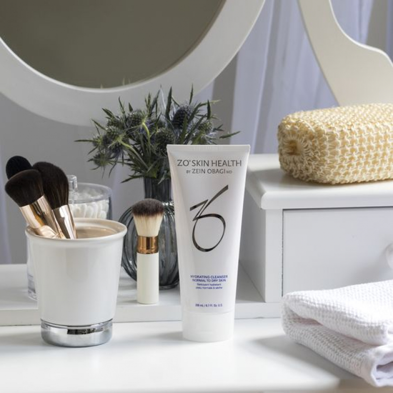 Sữa rửa mặt chống lão hóa dành cho khô và nhạy cảm Zo Skin Health Hydrating Cleanser